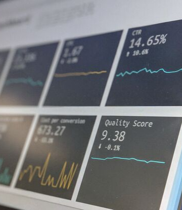 Supply Chain Scene, image of a computer screen with a data KPI dashboard