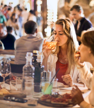 SCS, image of diners in a busy restaurant 