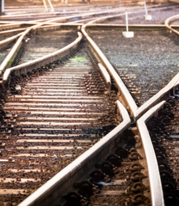 Image of train tracks 
